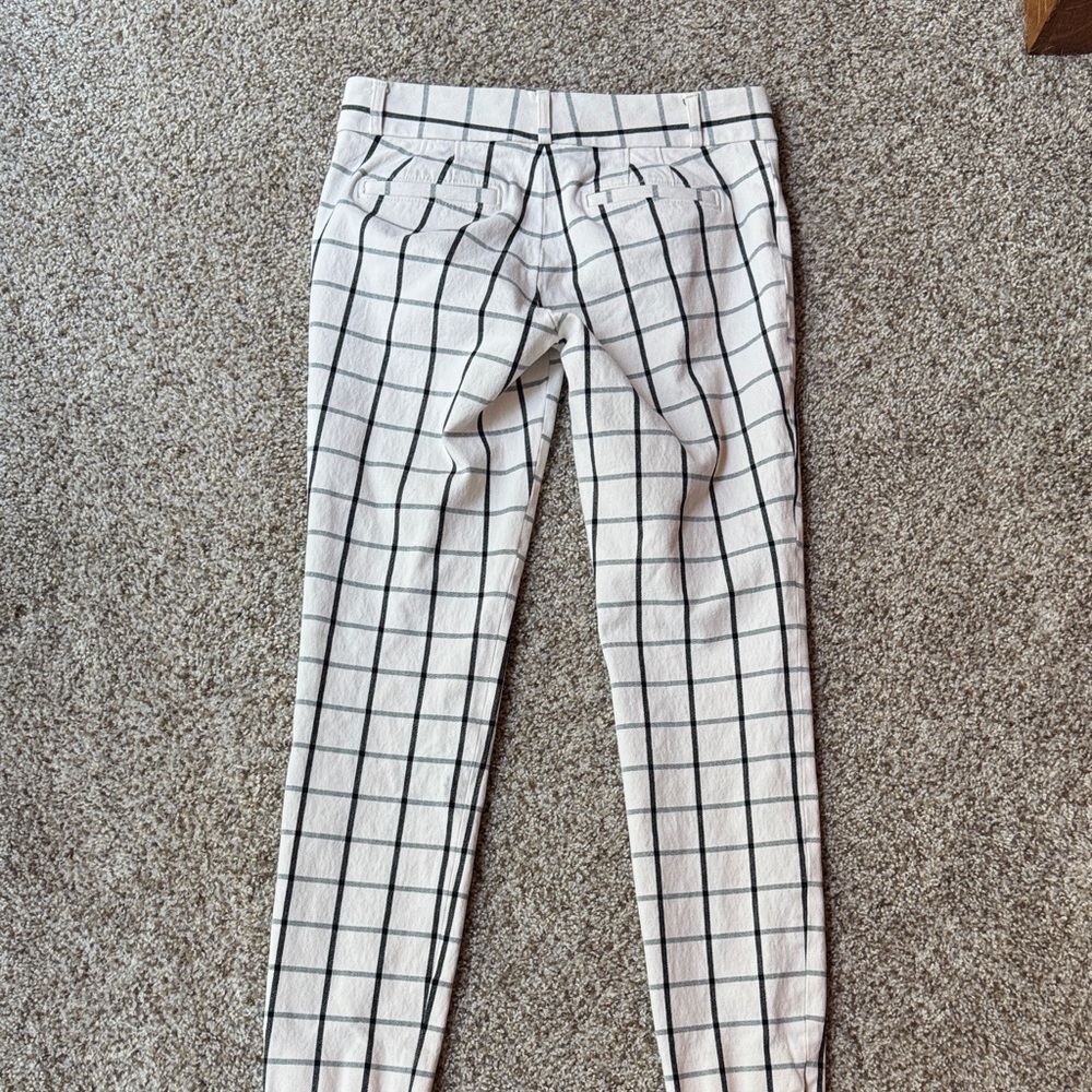 Banana Republic White and Black Checkered Ankle Pants - Picture 7 of 8